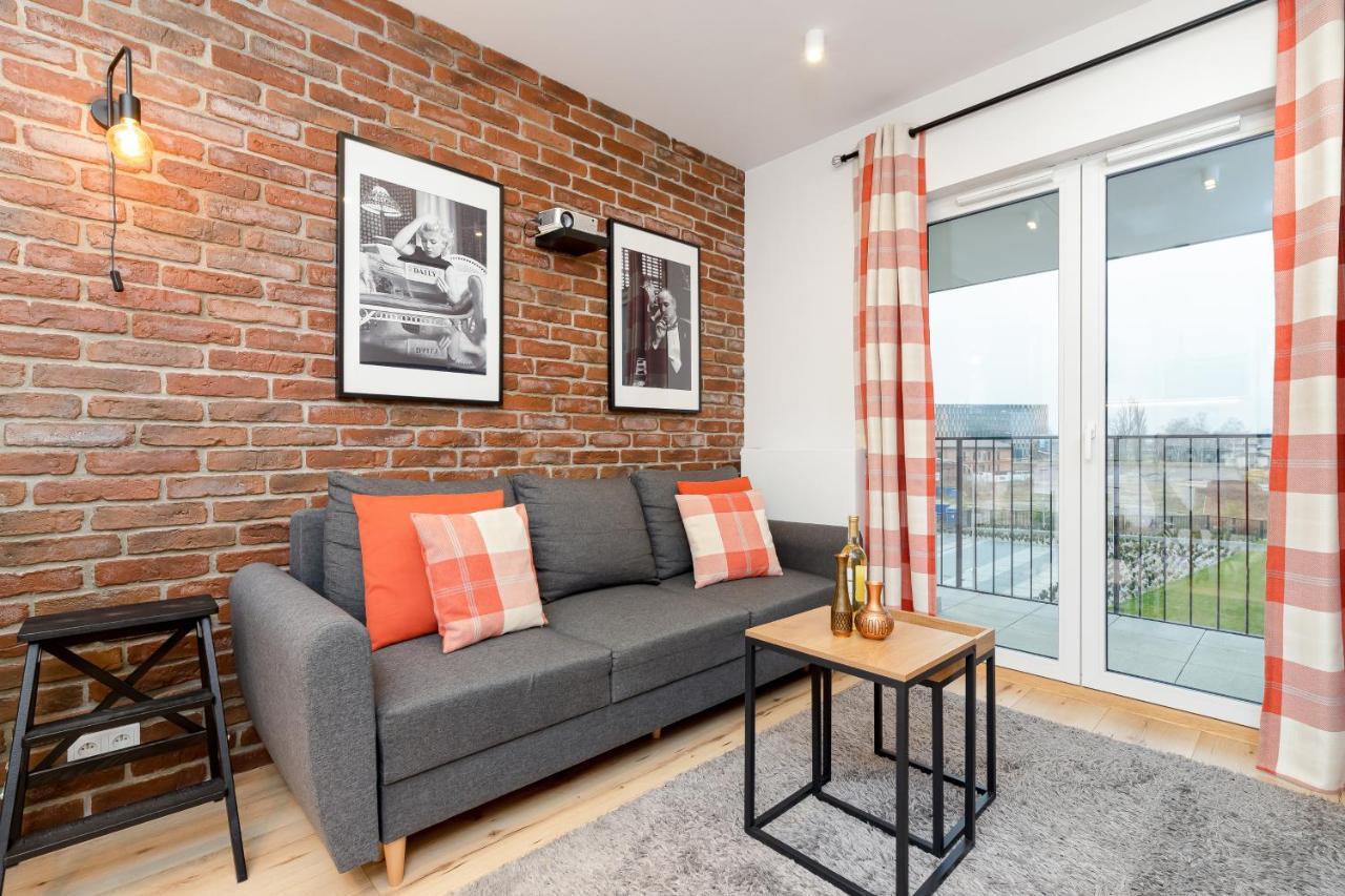 Movie Jacuzzi Apartment At The Main Station By Noclegi Renters Krakow Bagian luar foto
