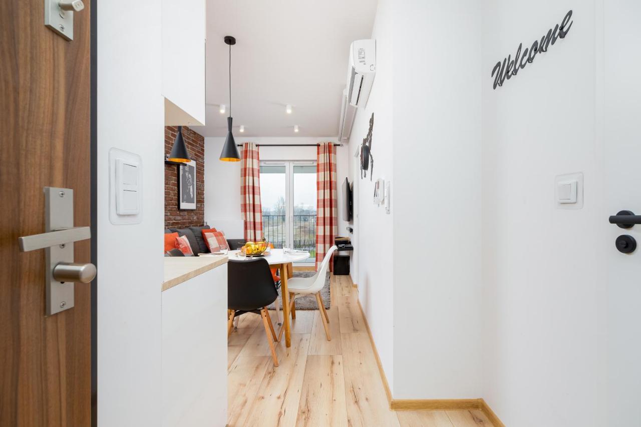Movie Jacuzzi Apartment At The Main Station By Noclegi Renters Krakow Bagian luar foto