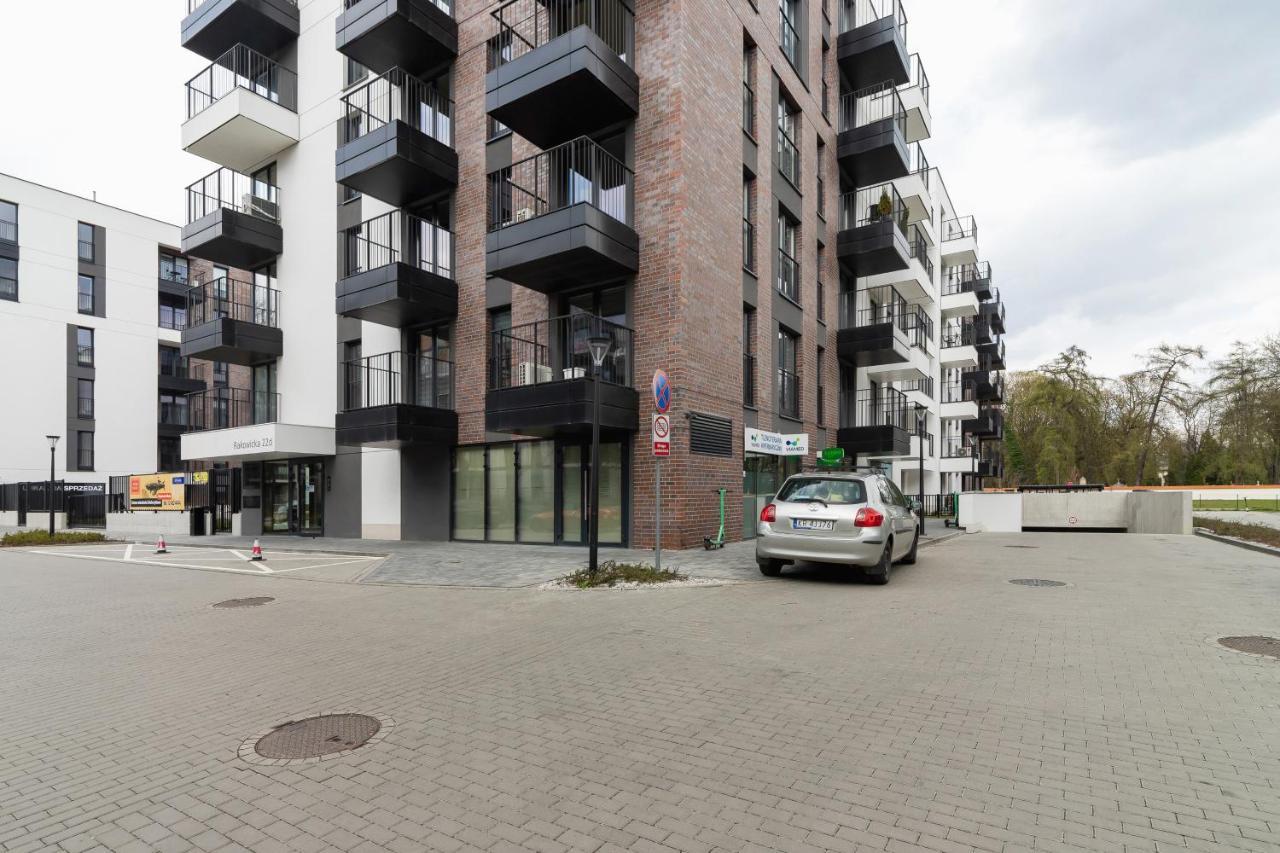 Movie Jacuzzi Apartment At The Main Station By Noclegi Renters Krakow Bagian luar foto