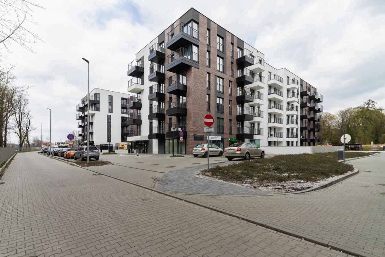 Movie Jacuzzi Apartment At The Main Station By Noclegi Renters Krakow Bagian luar foto