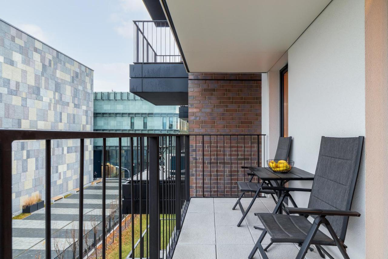 Movie Jacuzzi Apartment At The Main Station By Noclegi Renters Krakow Bagian luar foto